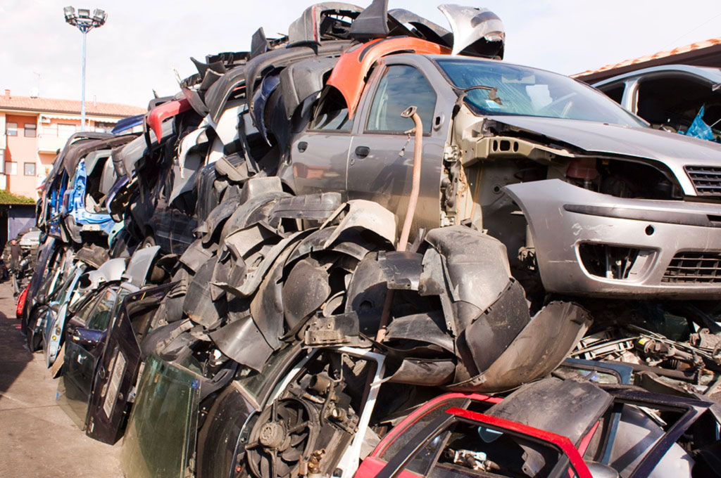 ricambi auto usati ricavati da autoveicoli demoliti nel rispetto delle normative vigenti.